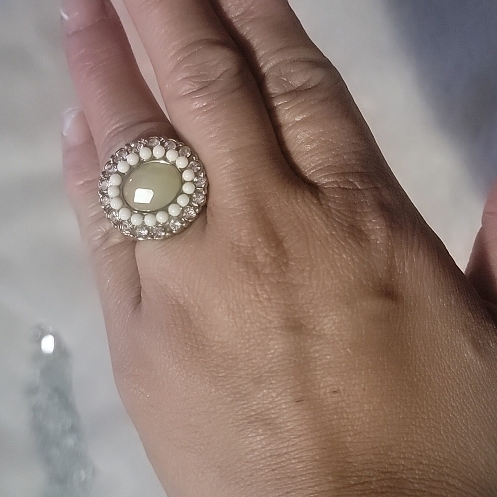 Banana Republic Silver Tone Chunky Crystal Ring size 6